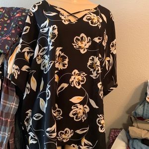Maunces Floral Black yellow white Blouse 4XL very beautiful for summer v-neck